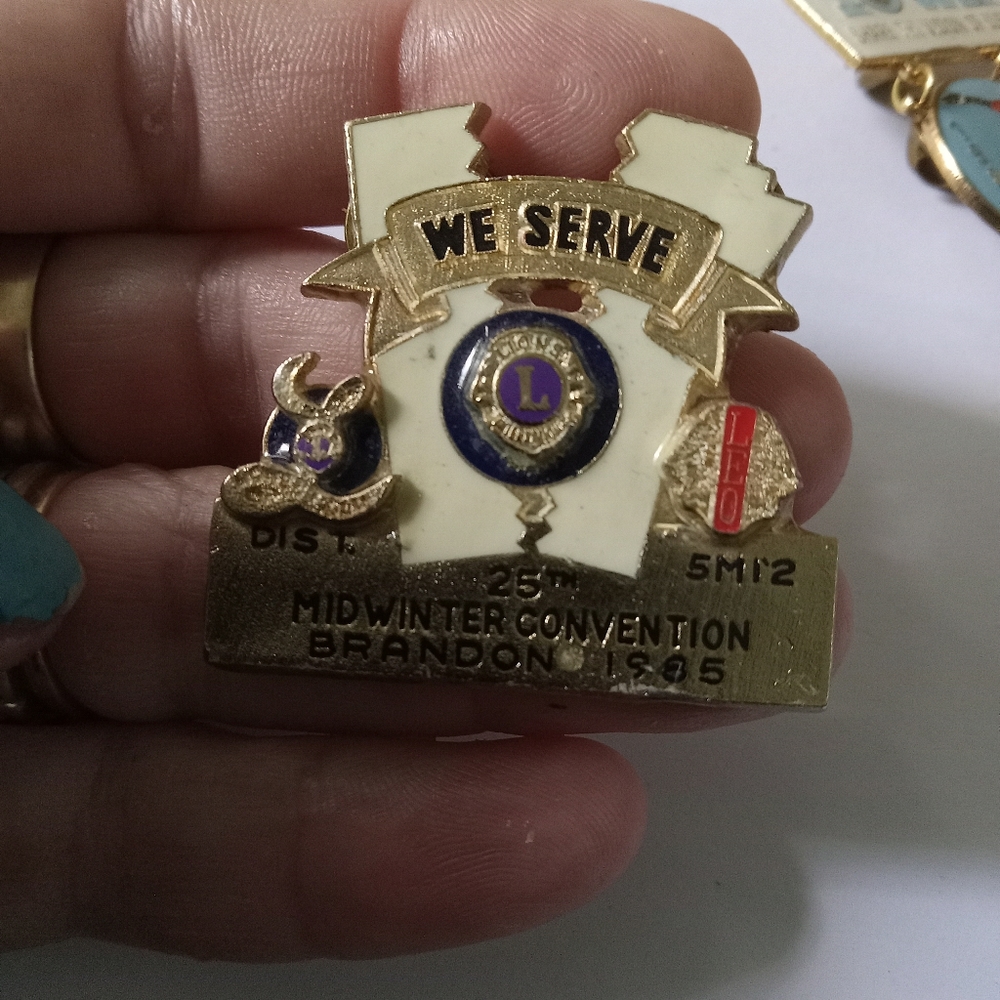 Lioness Mid Winter Convention 1985 Brandon Vintage Pin